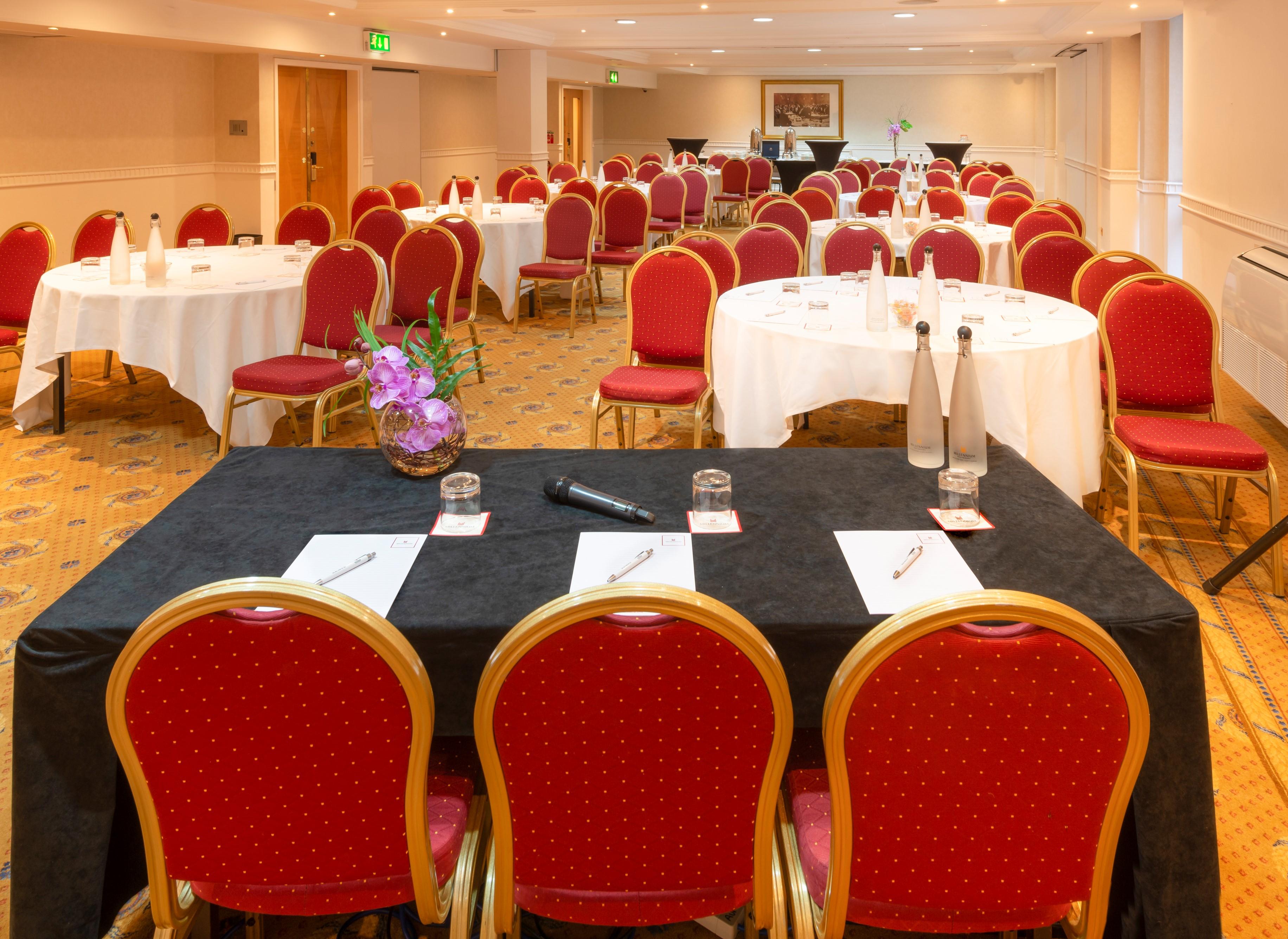 Millennium Hotel And Conference Centre Gloucester London Exterior photo A meeting room at the hotel