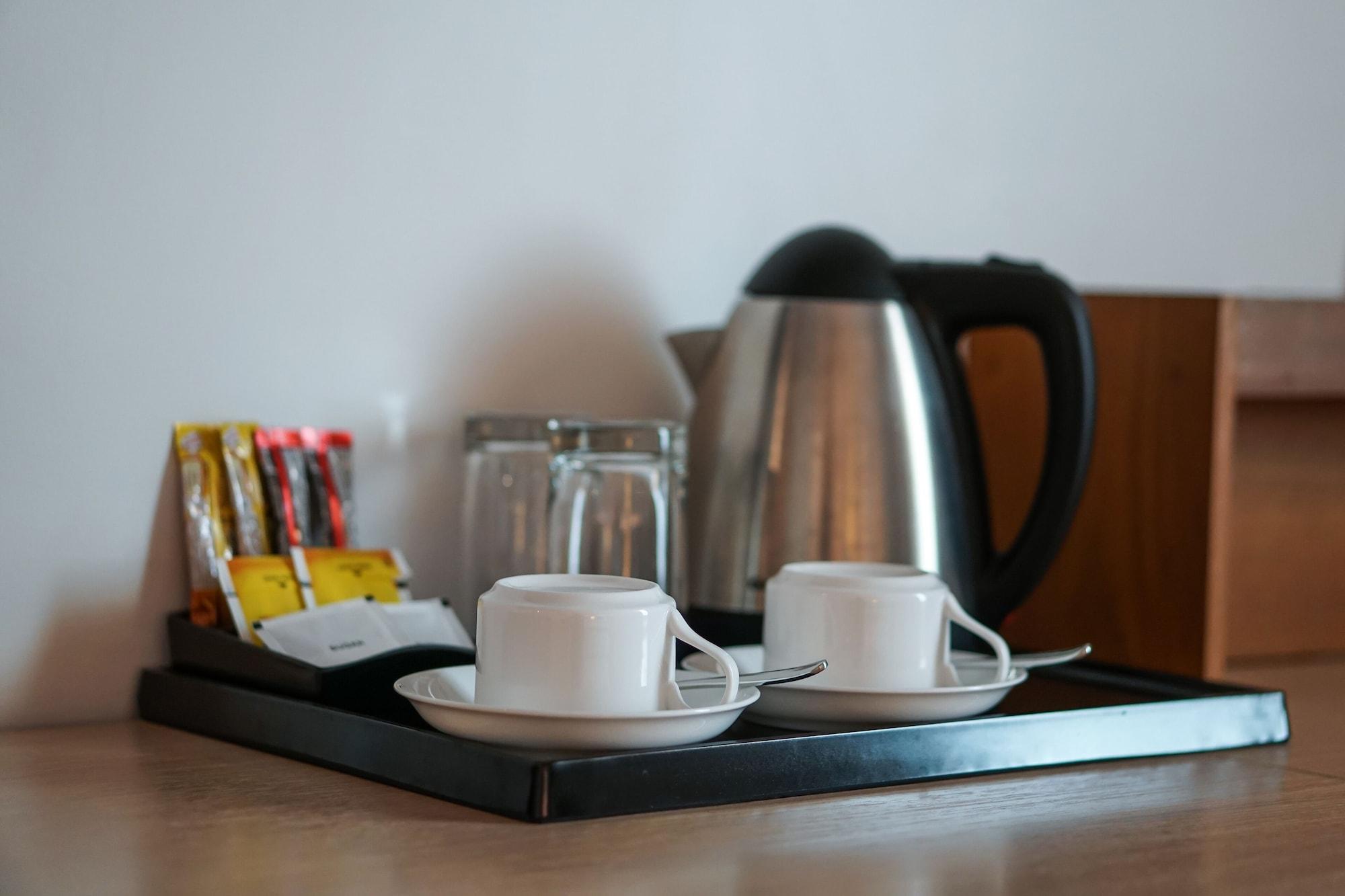 Millennium Hotel And Conference Centre Gloucester London Exterior photo Room service tray
